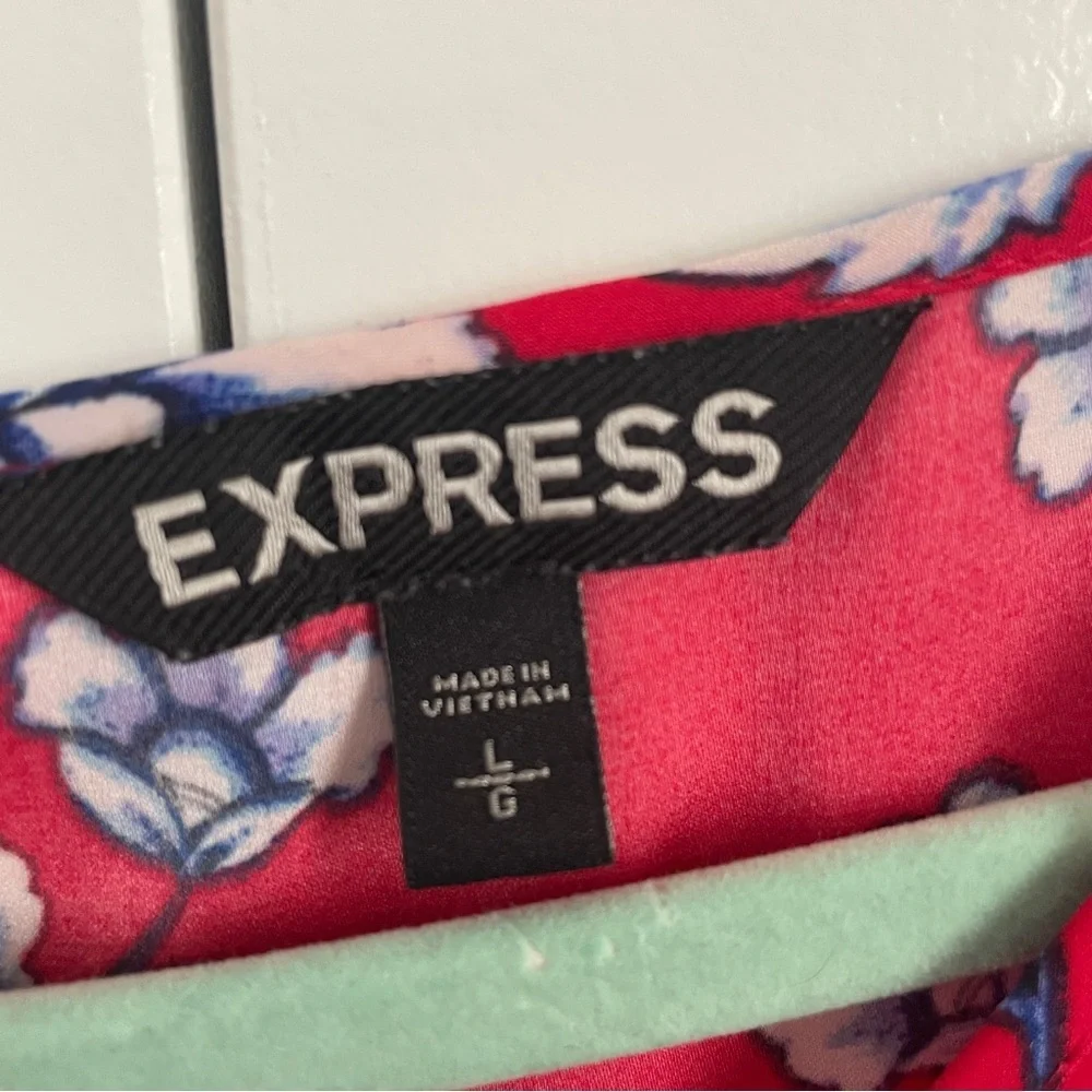 Express WomenFloralBlouse Red Pink Blue Short Sleeve V-Neck Tunic Top Size Large - Picture 3 of 7